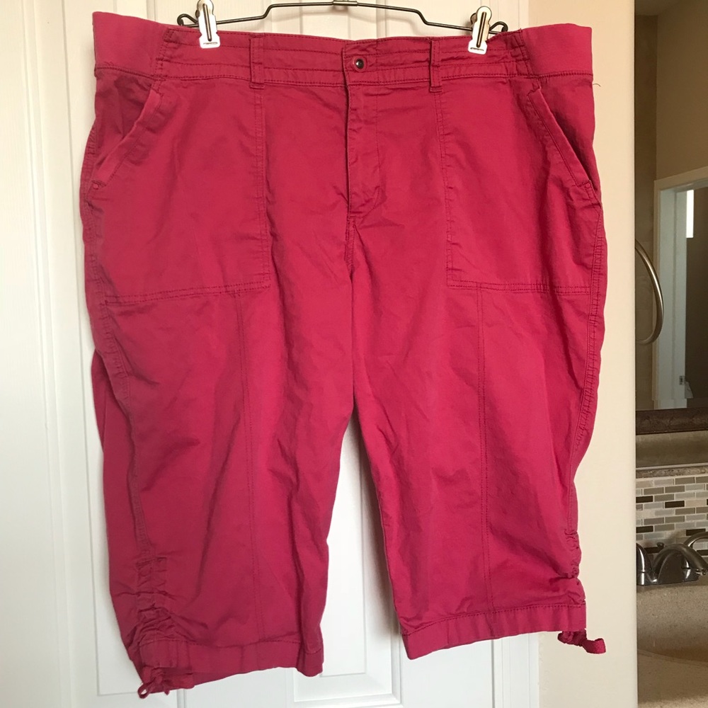 LEE-Ladies-Skimmer-Capris-Size-22W Color: Coral